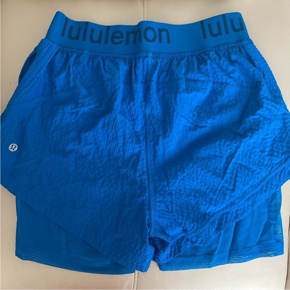 Lululemon Logo Waistband High-Rise Training Short - size 6 - Picture 8 of 13